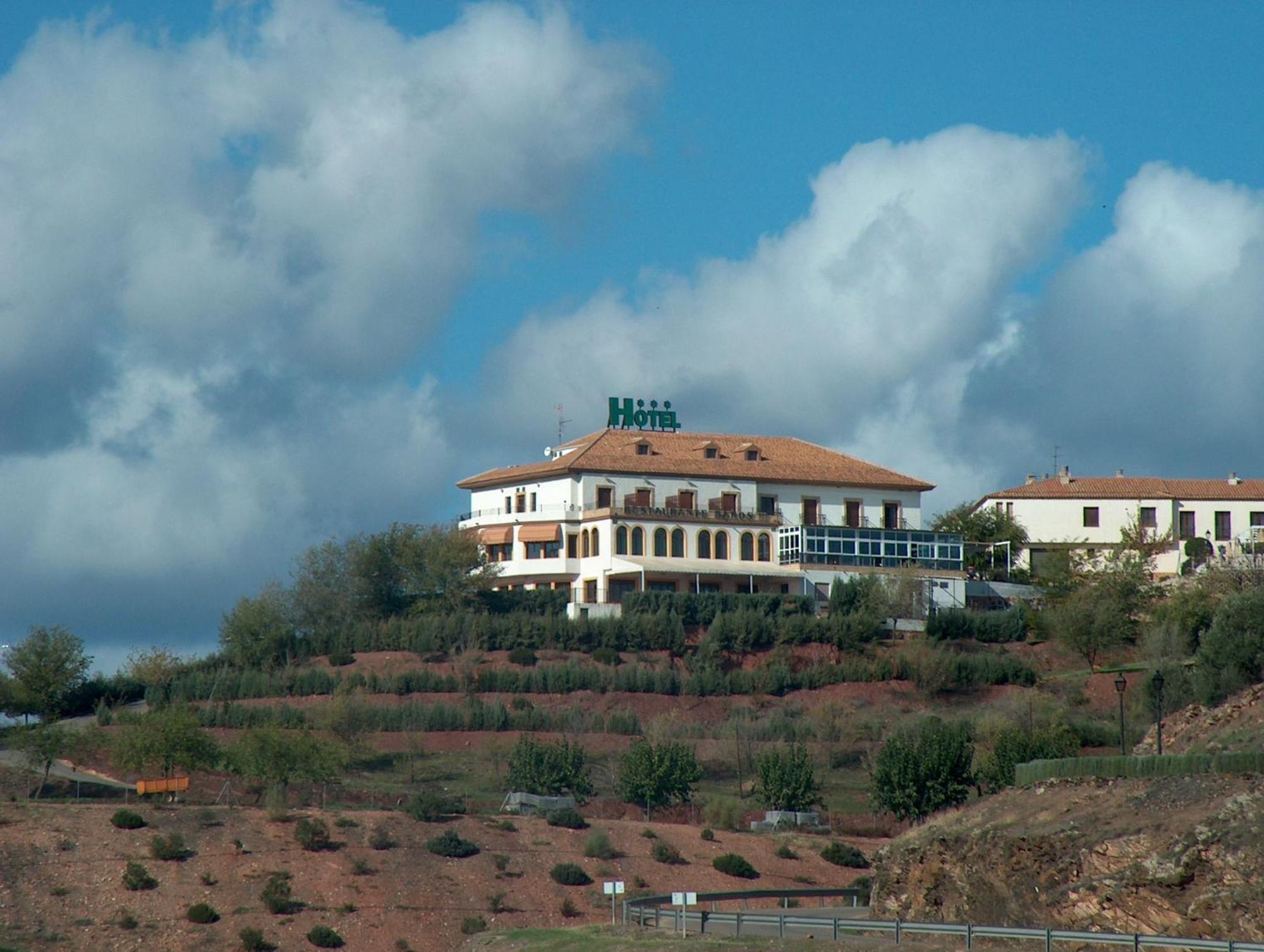 Hotel Restaurante Banos Baños de la Encina Exteriér fotografie